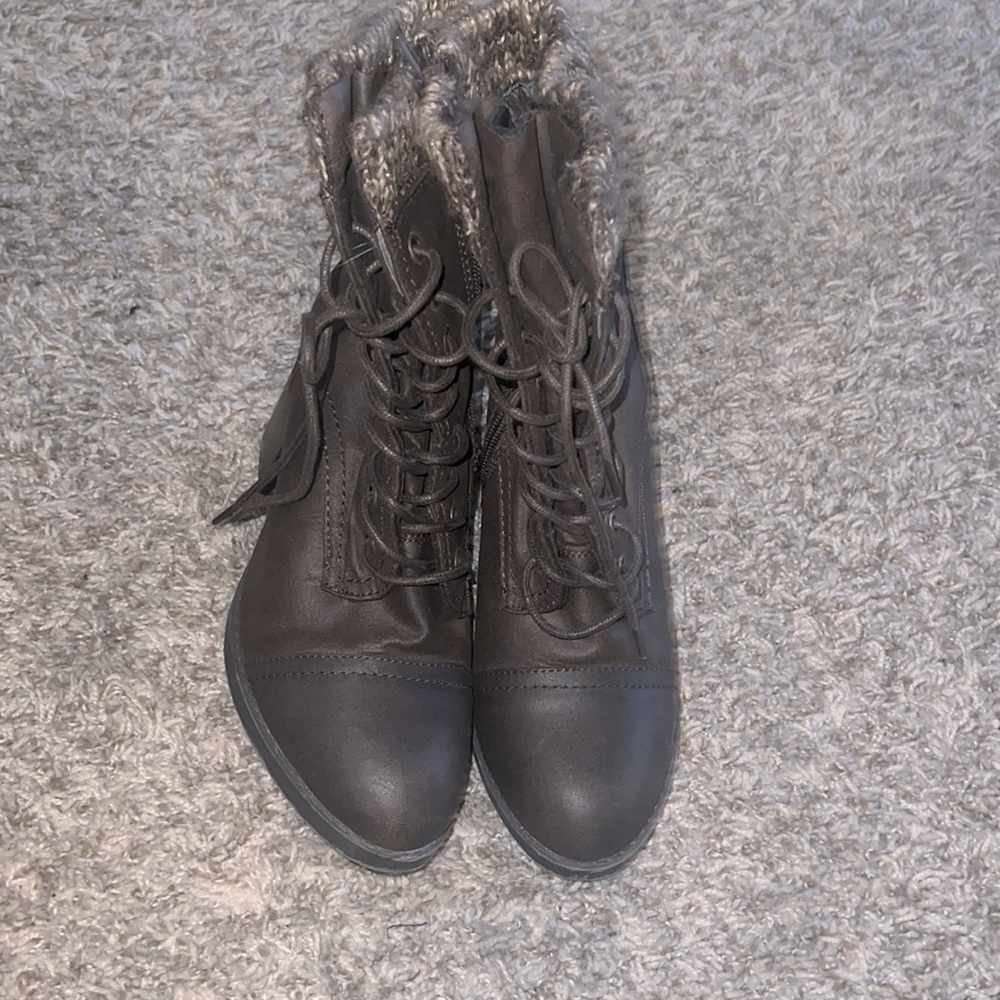 Brown zipper ankle boots